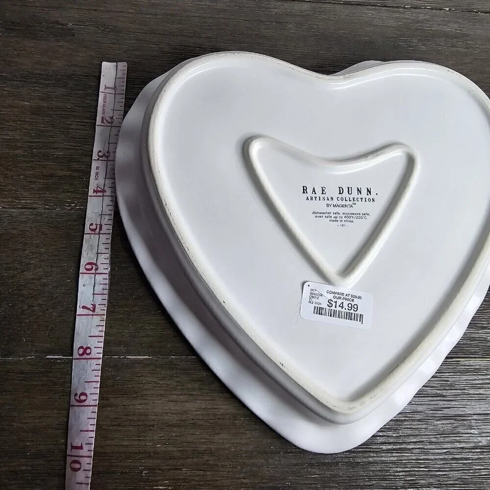 NWT Rae Dunn Artisan XOXO Heart Shaped Pie Dish Valentine's Day 2021 Magenta